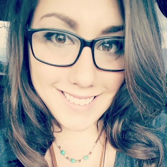 Meet your Posher, Amanda - Picture 1 of 1